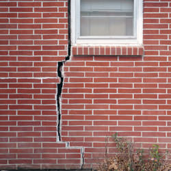 A foundation with a large crack that's wider at the top than on the bottom in Culpeper